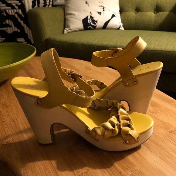 Gap Platform Heels Sandals Yellow Leather Wood Sole Size 9 - Picture 12 of 13